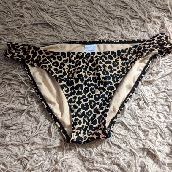 Leopard Print Bikini Bottom - Picture 1 of 1